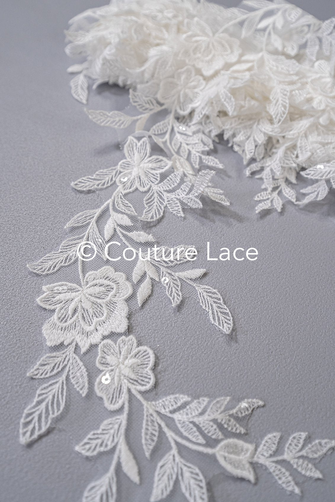 Brautspitze Borte mit Pailletten/ Spitzenborte off-white/ Braut Spitzenborte/ Spitzenborte für Brautkleid// T24-002