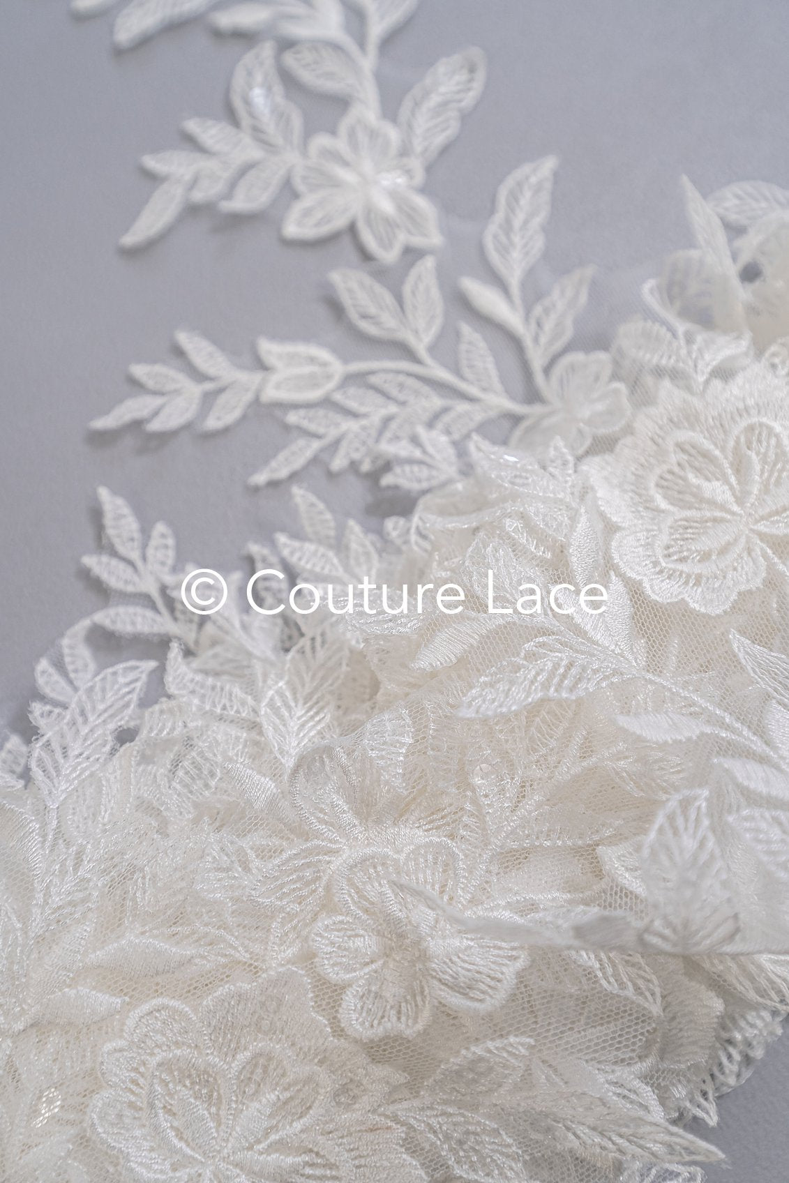 Brautspitze Borte mit Pailletten/ Spitzenborte off-white/ Braut Spitzenborte/ Spitzenborte für Brautkleid// T24-002