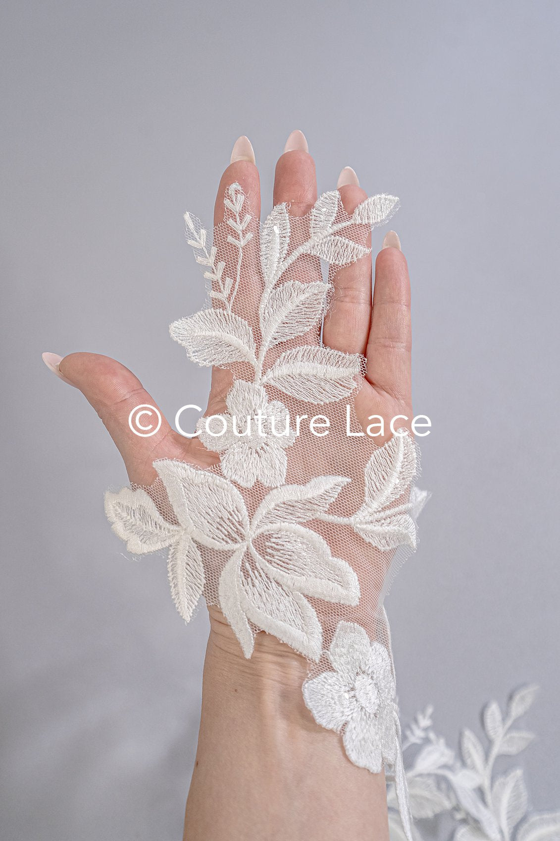 Brautspitze Borte mit Pailletten/ Spitzenborte off-white/ Braut Spitzenborte/ Spitzenborte für Brautkleid// T24-018