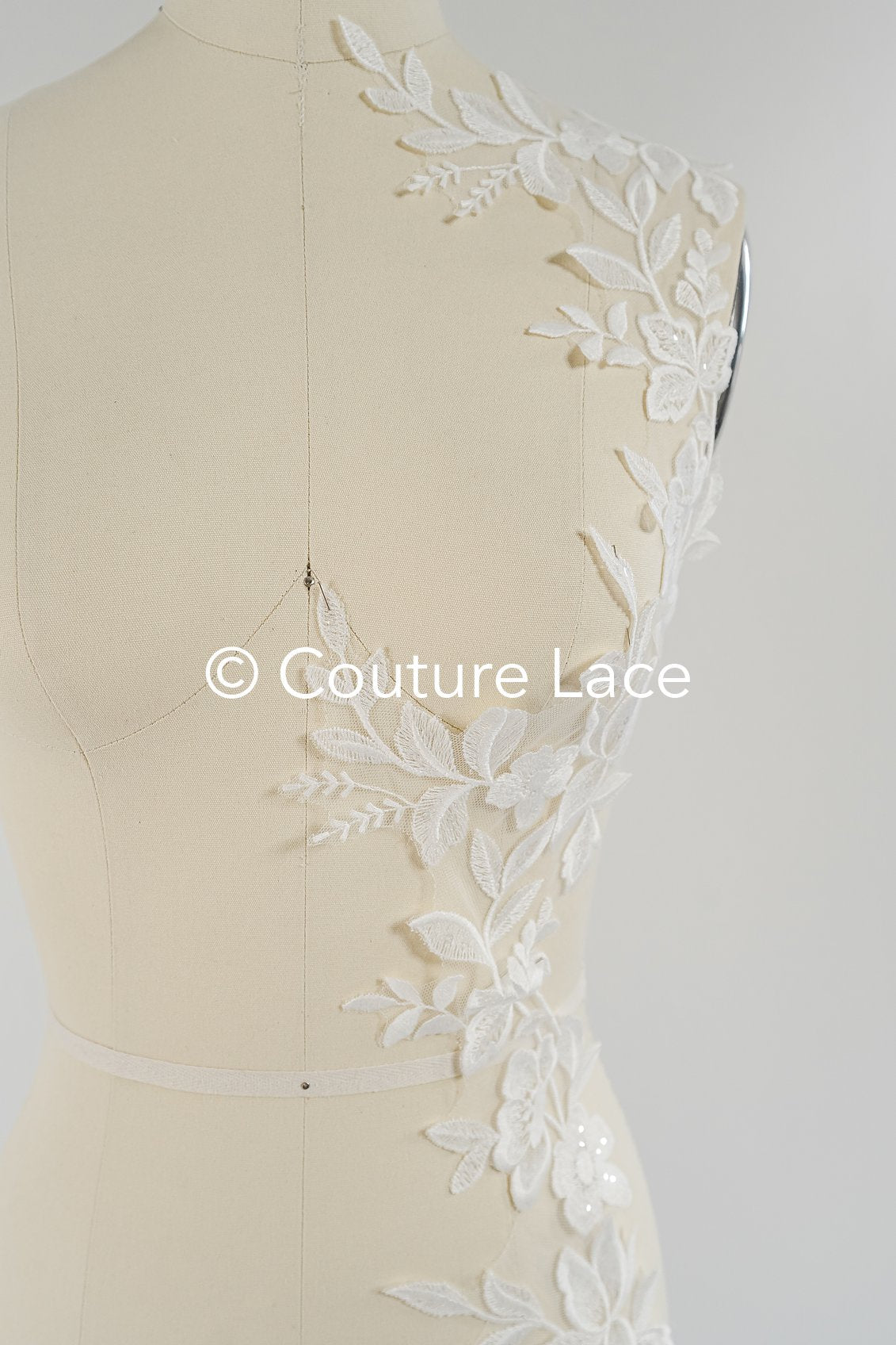 Brautspitze Borte mit Pailletten/ Spitzenborte off-white/ Braut Spitzenborte/ Spitzenborte für Brautkleid// T24-018