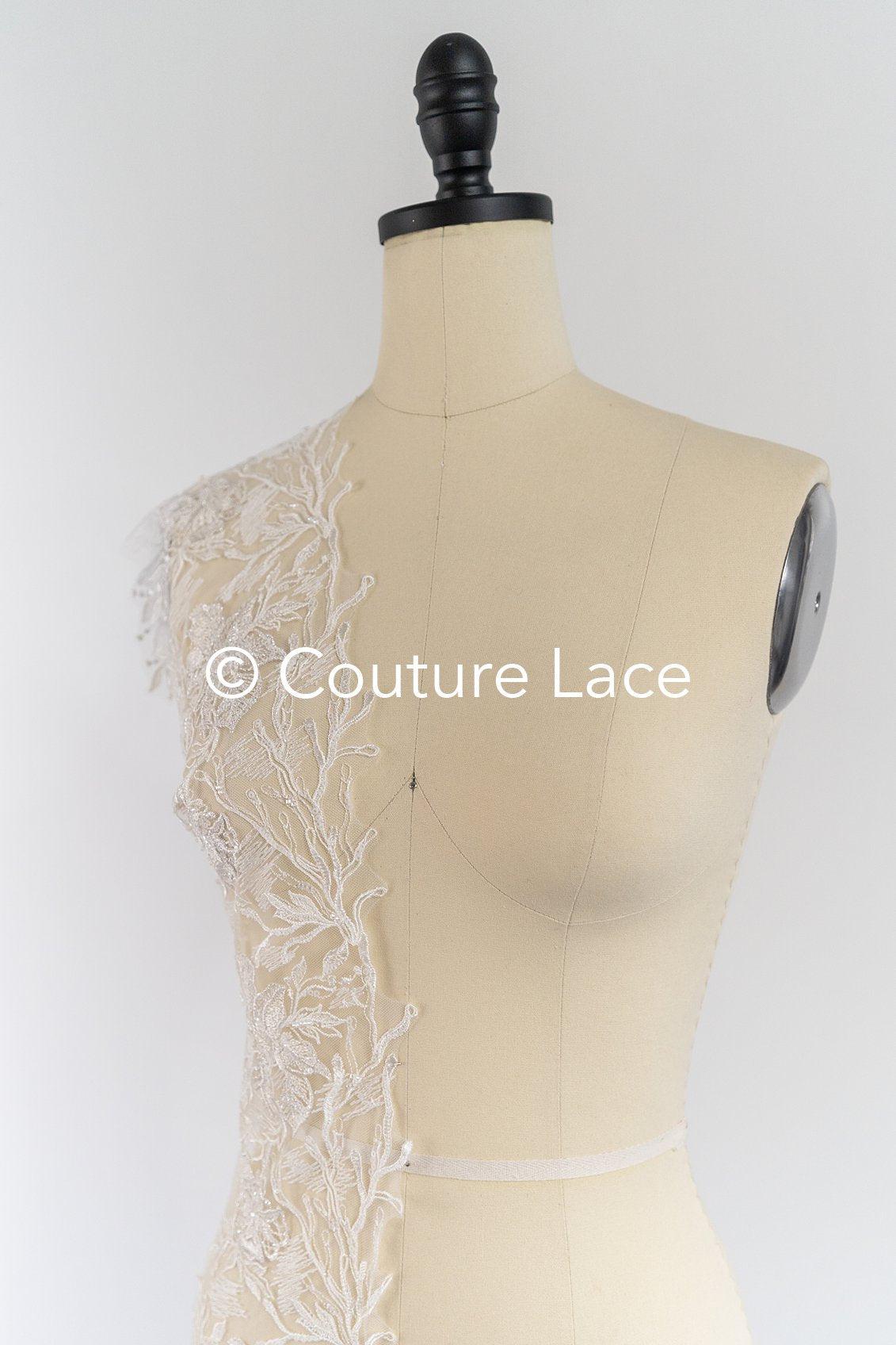 Brautspitze Borte mit Perlen & Pailletten/ Spitzenborte off-white / Braut Borte/ Spitzenborte für Brautkleid// T24-118