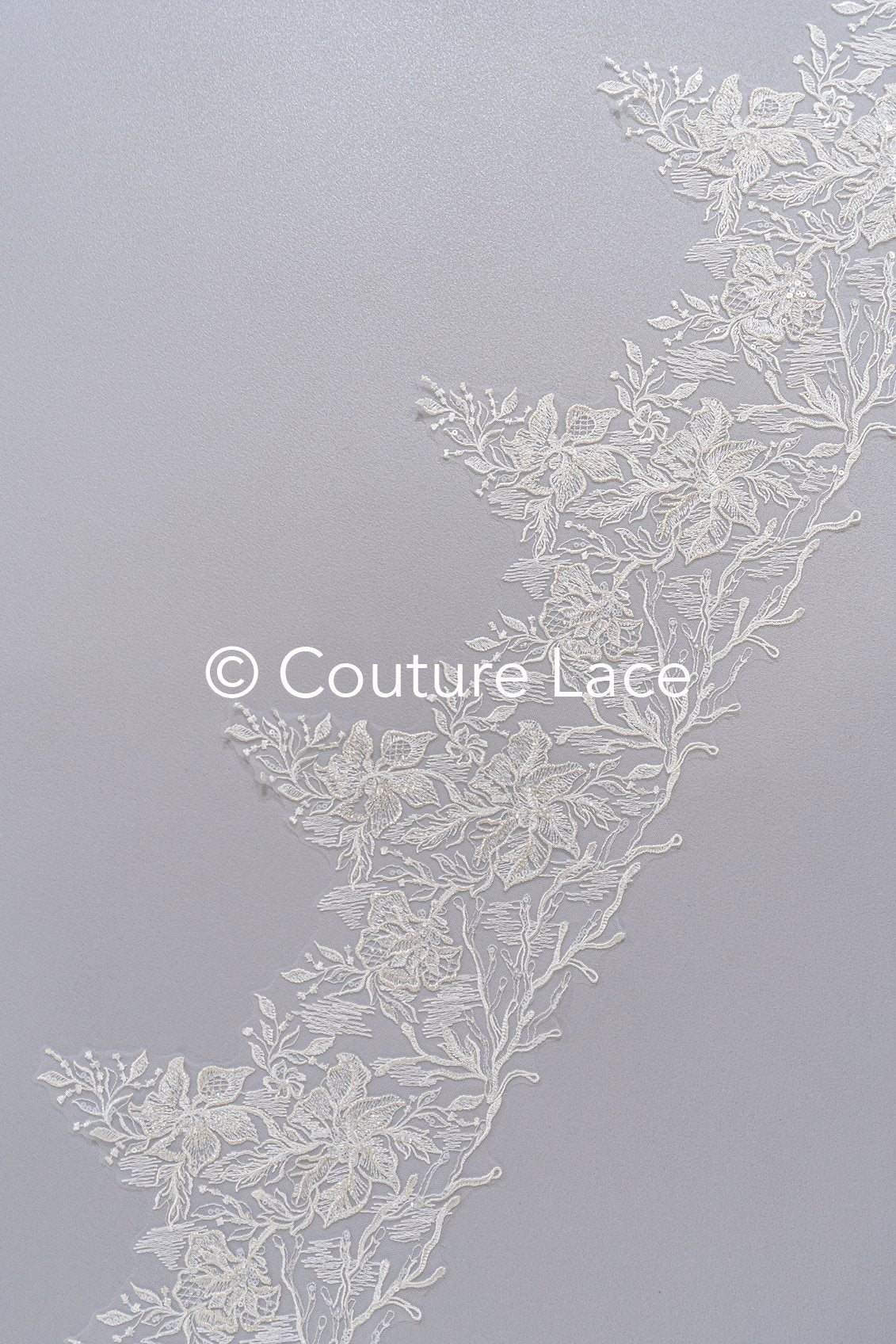 Brautspitze Borte mit Perlen & Pailletten/ Spitzenborte off-white / Braut Borte/ Spitzenborte für Brautkleid// T24-118