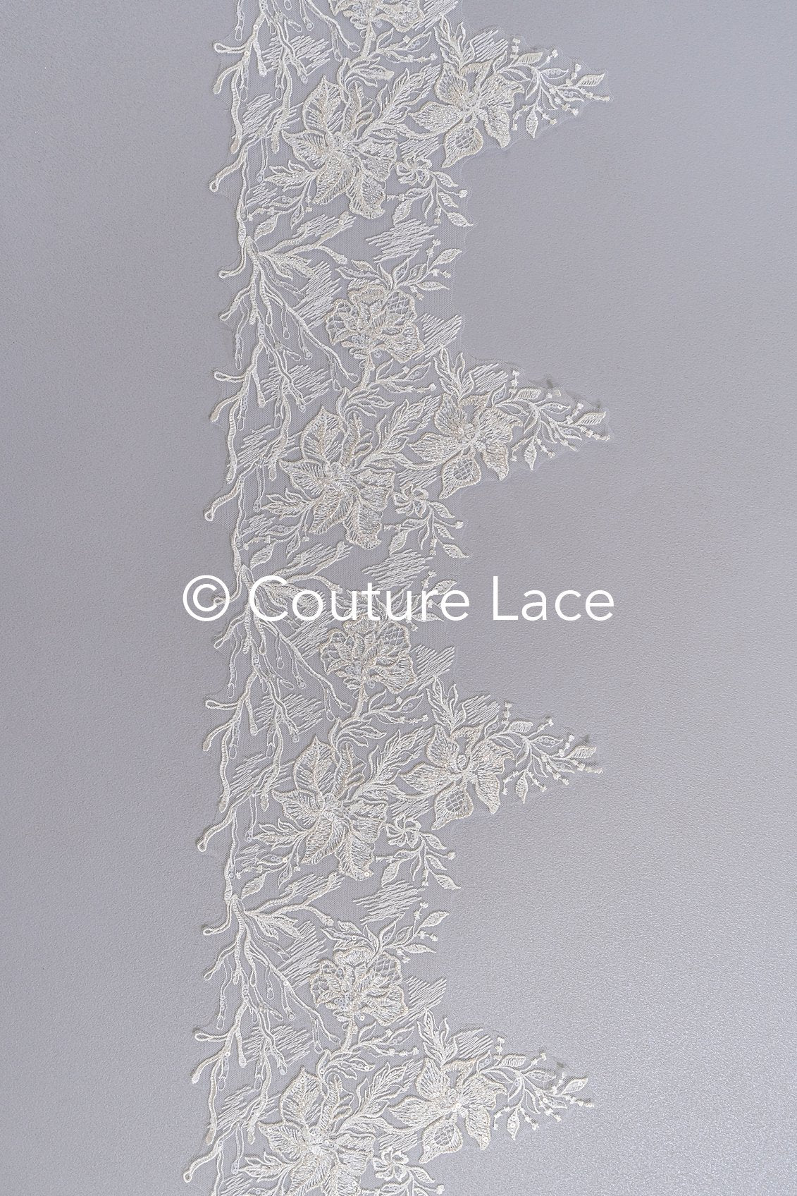 Brautspitze Borte mit Perlen & Pailletten/ Spitzenborte off-white / Braut Borte/ Spitzenborte für Brautkleid// T24-118