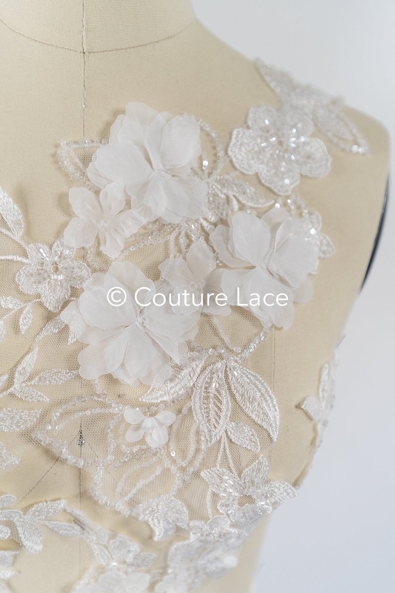 Brautspitzenapplikationen mit 3D Blumen/ Brautkleid Spitzenverzierungen mit Perlen// A24-465
