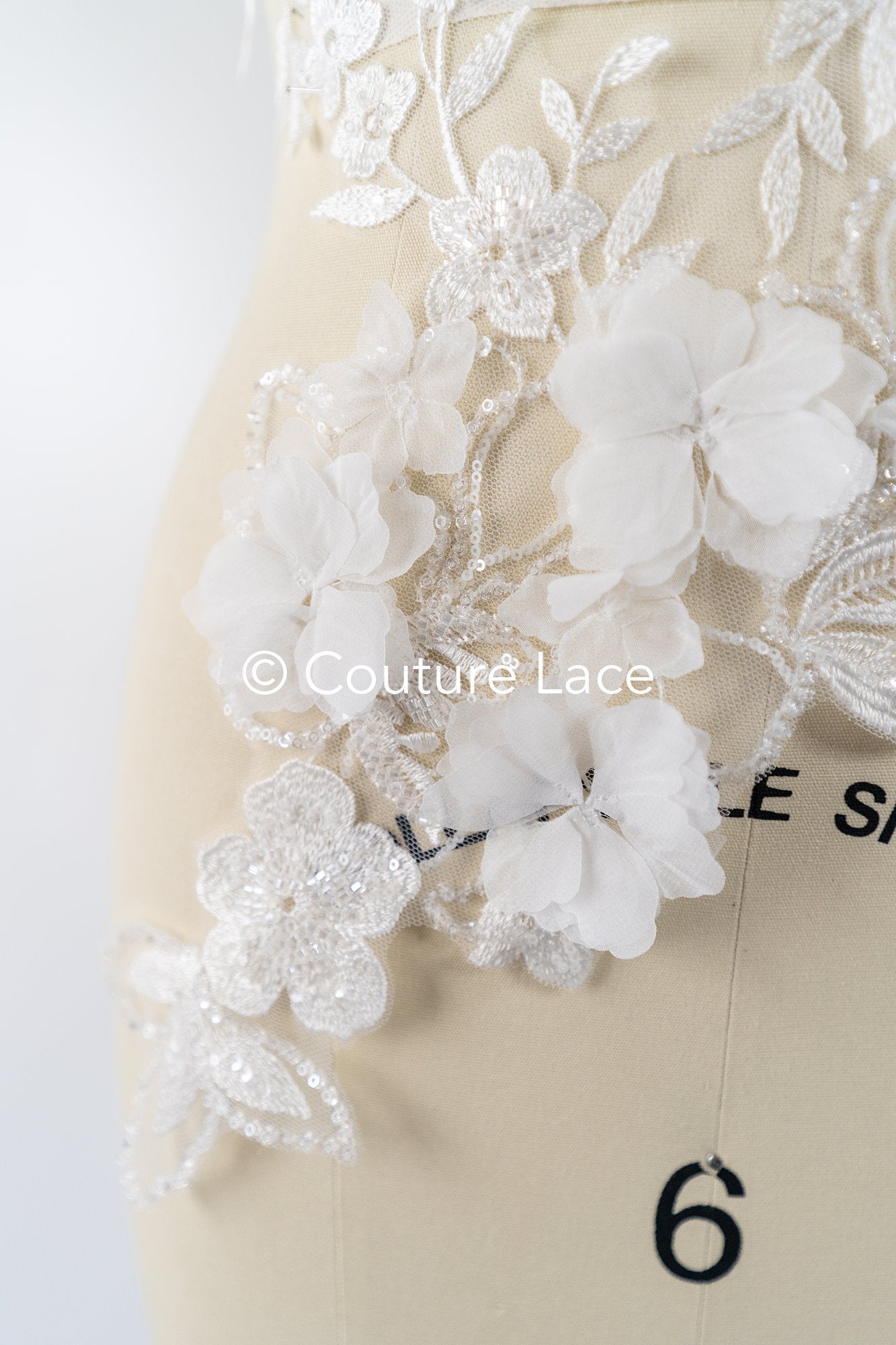 Brautspitzenapplikationen mit 3D Blumen/ Brautkleid Spitzenverzierungen mit Perlen// A24-465