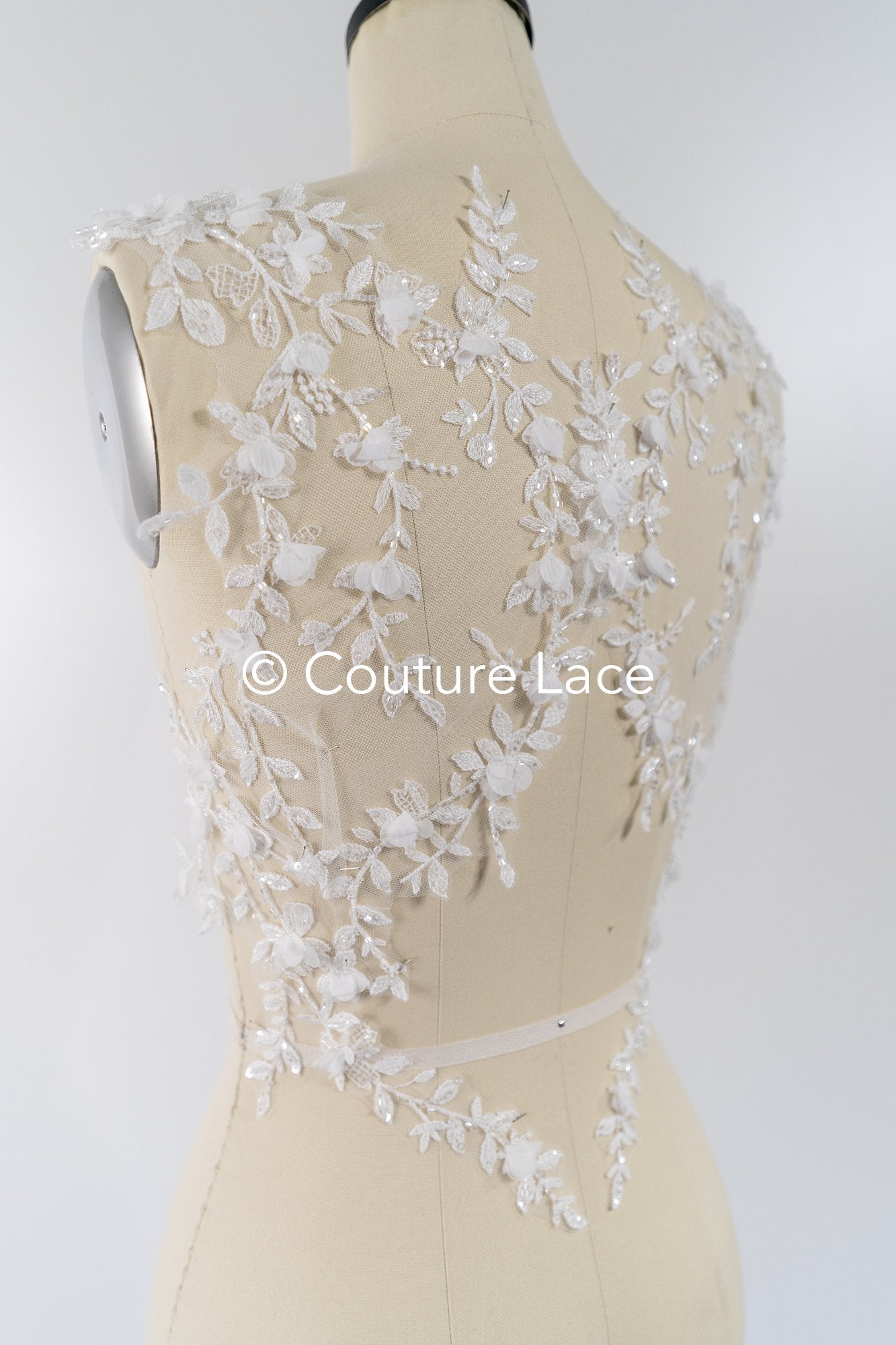 Brautspitzenapplikationen mit 3D Blumen/ Brautkleid Spitzenverzierungen mit Perlen// A24-468