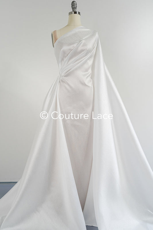 Strukturierter Mikado Stoff Off-White mit Lyrex Fäden – Perfekt für Prinzessinnen Brautkleider & Dekoration// R-072