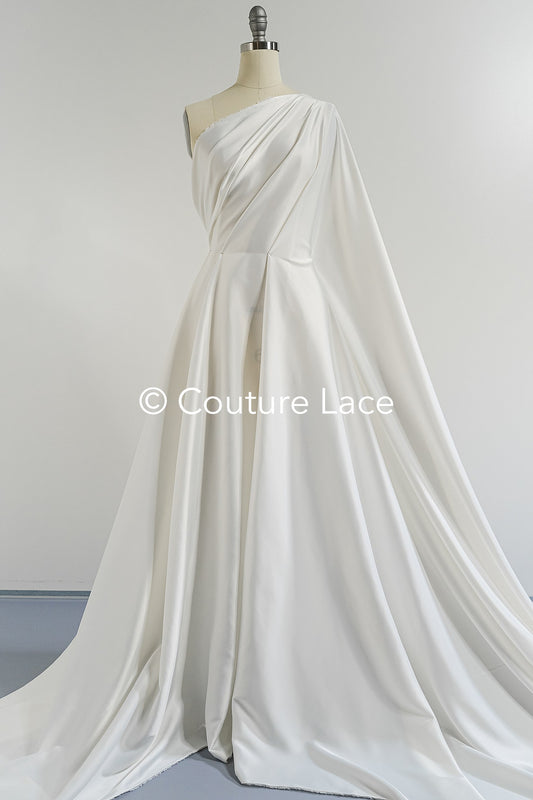 Elfenbein Satin Stoff – Fester, Fließender Satin für Brautkleider // R-075