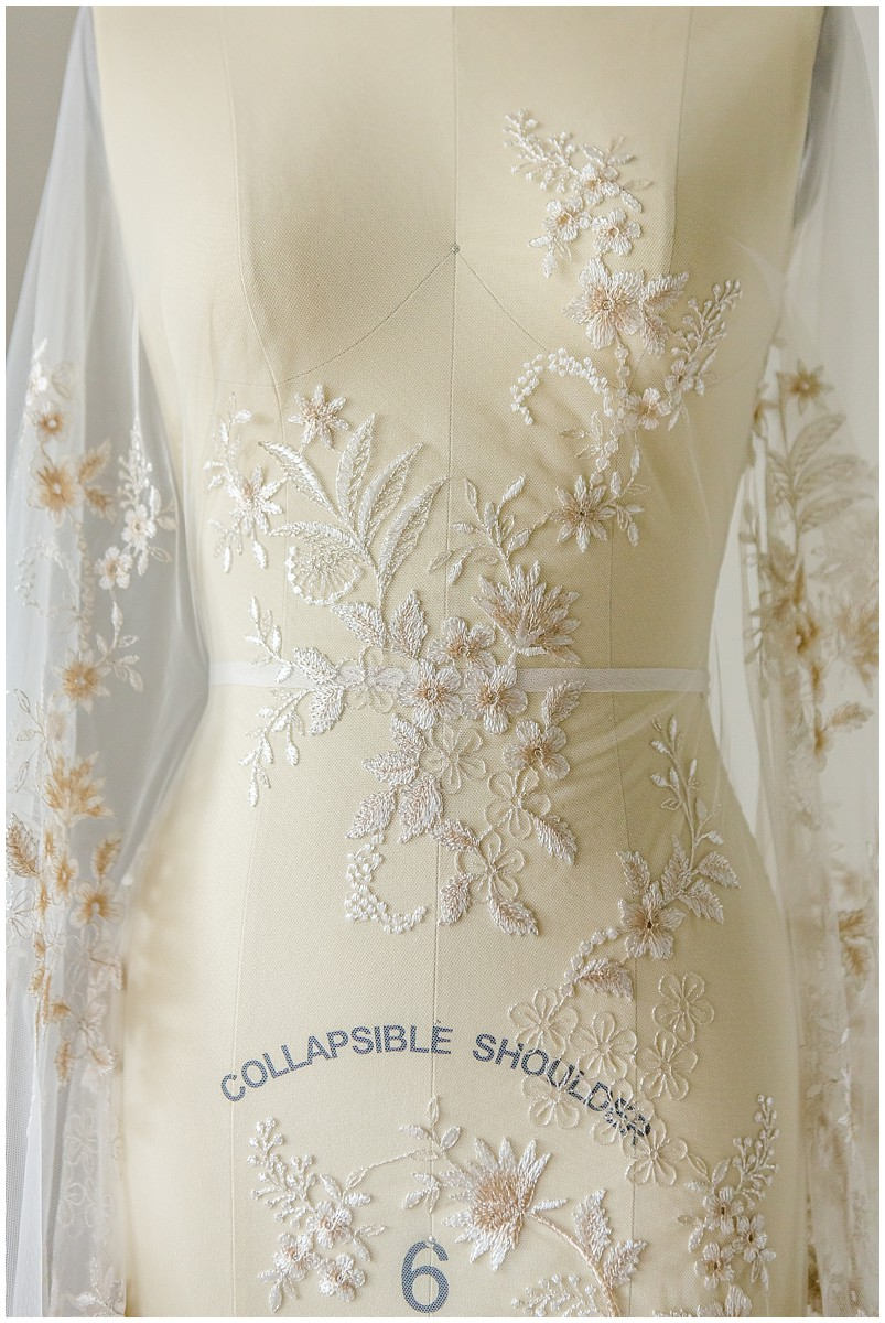 Off-White + SILBER + CHAMPAGNER Blumen Spitze/ Florale Brautspitze/ Brautkleid Spitze// L17-028