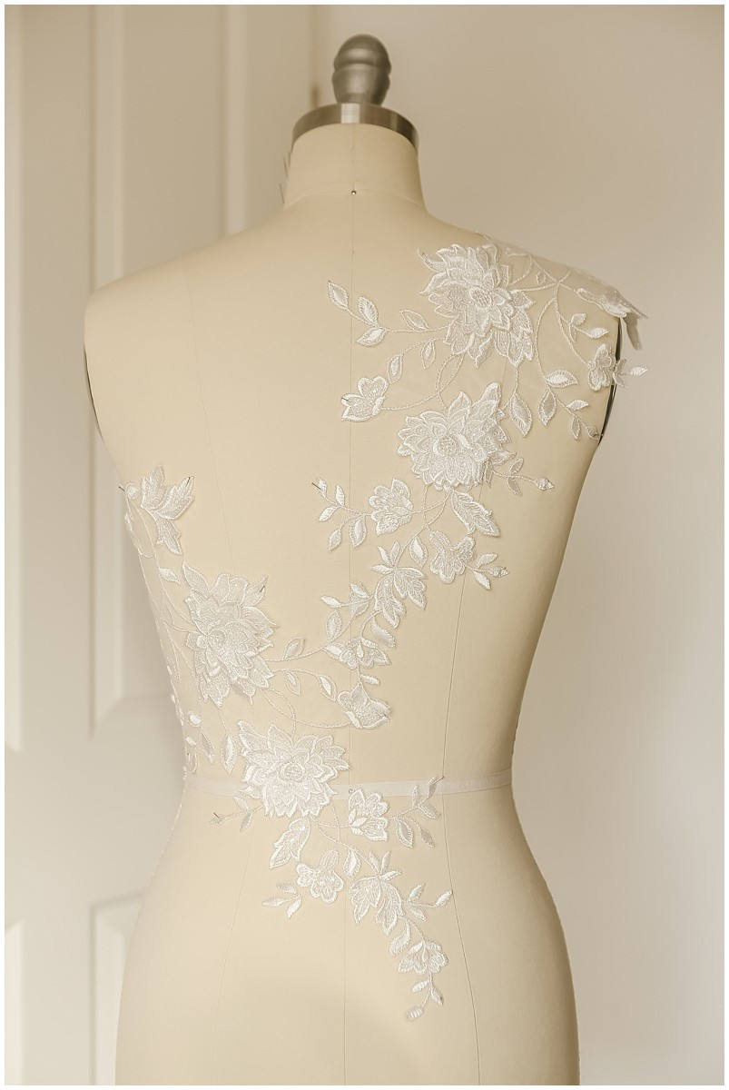 2Stk. Verspiegelte 3D Spitze Blume Applikation, 3D Aufnäher, Brautkleid Spitze Blume, Spitze Aufnäher, Brautkleid Applikation// A17-011