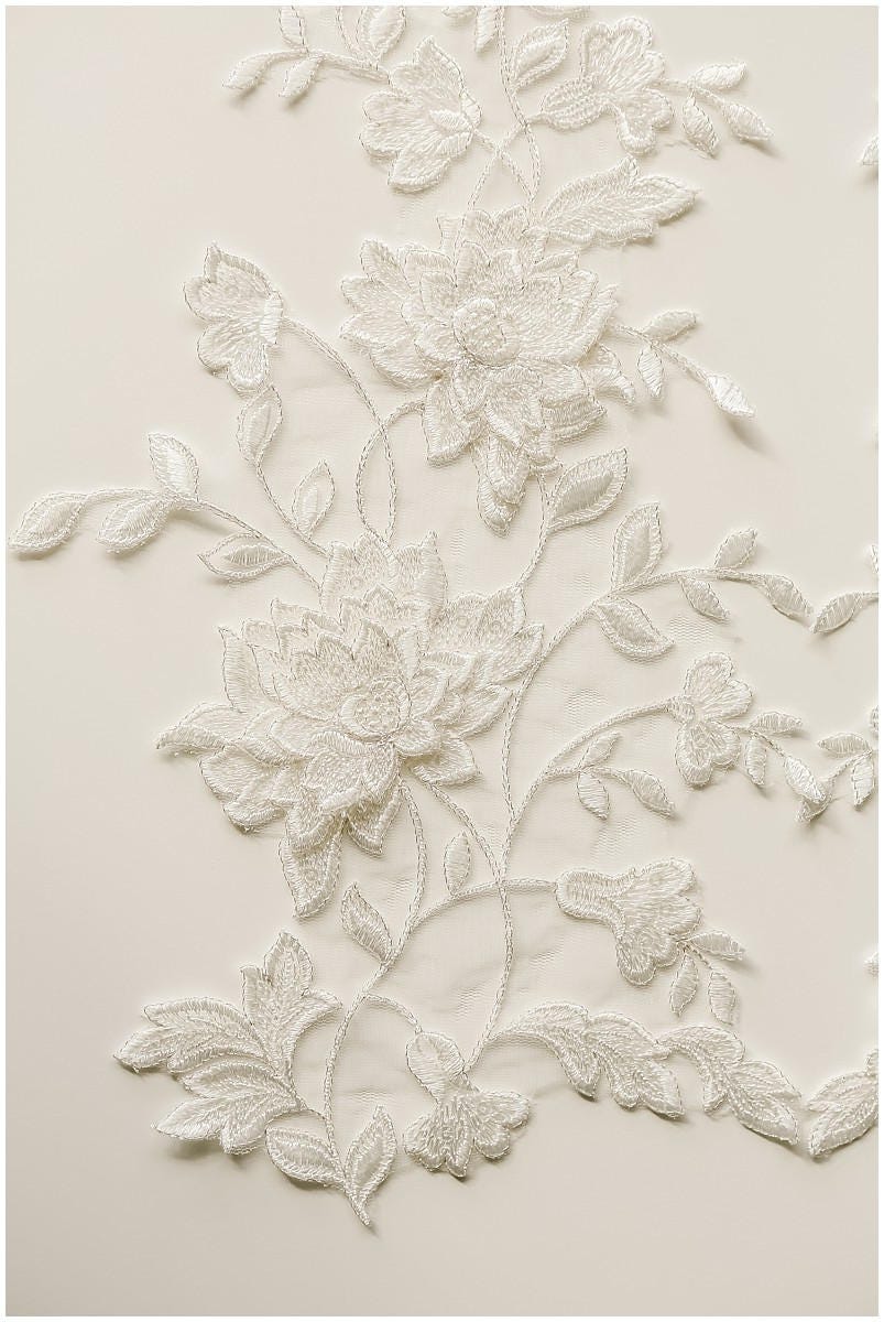 2Stk. Verspiegelte 3D Spitze Blume Applikation, 3D Aufnäher, Brautkleid Spitze Blume, Spitze Aufnäher, Brautkleid Applikation// A17-011