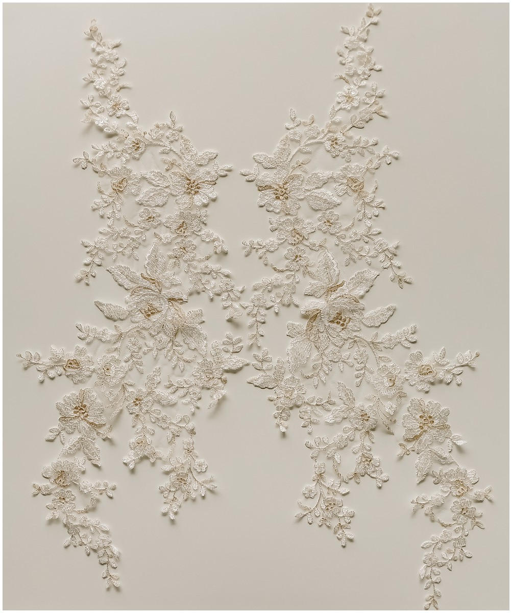 IVORY+NUDE Spitzenblume Applikation, gespiegelte Spitzenblumenplatte, Hochzeitskleid Spitze, Spitzenaufnäher, Brautkleid Applikation, Goldspitze// A17-048