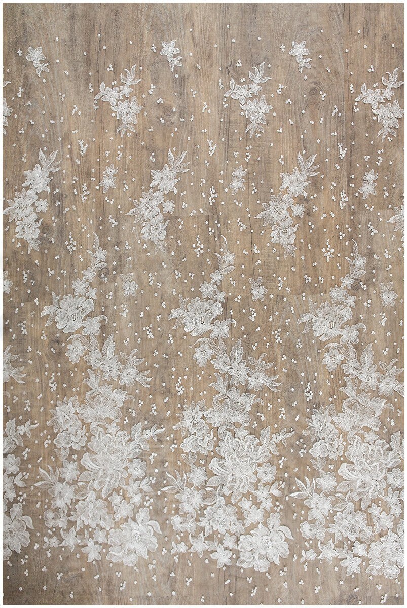 Romantischer Braut Spitzenstoff mit Blumenmuster/ Pailletten bestickte Blütenspitze/ Hochzeitskleid Spitze/ Spitzenstoff// L17-084