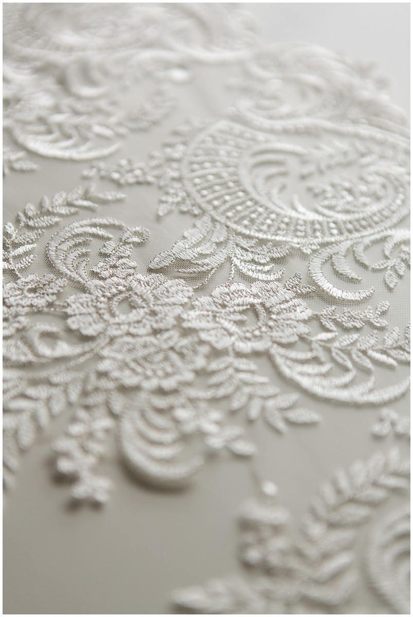 2x 1 yds mirrored IVORY/ SILVER lace trim/ bridal lace/ bridal lace/ veil lace trim// T17-031