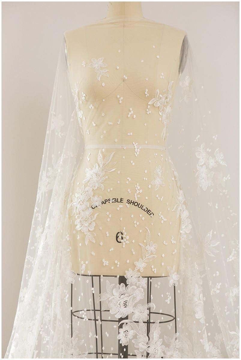 Romantischer Braut Spitzenstoff mit Blumenmuster/ Pailletten bestickte Blütenspitze/ Hochzeitskleid Spitze/ Spitzenstoff// L17-084