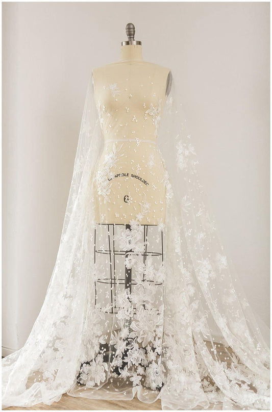 Tissu de dentelle de mariée romantique avec motif floral / dentelle florale brodée de paillettes / dentelle de robe de mariée / tissu de dentelle / / L17-084