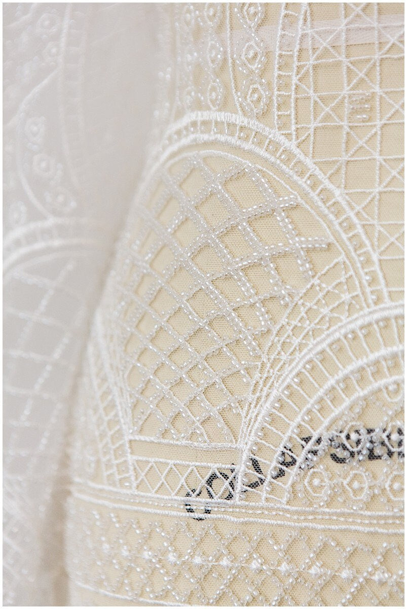 Schwerer Perlen Spitzenstoff für Brautkleider/ Französische Perlenspitze Off-White/ geometrischer Spitzenstoff/ Braut Perlenspitze// L17-079