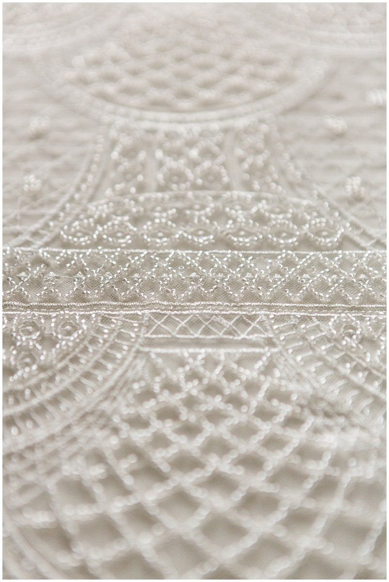 Schwerer Perlen Spitzenstoff für Brautkleider/ Französische Perlenspitze Off-White/ geometrischer Spitzenstoff/ Braut Perlenspitze// L17-079
