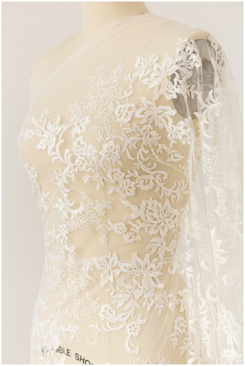 Baumwolle bestickter Blumen Spitzenstoff/ Braut Spitzenstoff Off-White/ Hochzeitskleid Spitzenstoff/ florale Spitze/ Braut Spitze// L17-114