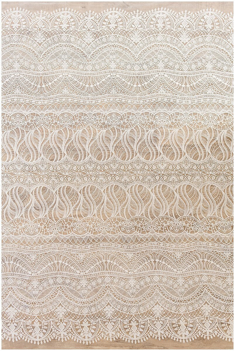 Wunderschöner Boho Spitzenstoff/ Braut Spitze Off-White/ Hochzeitskleid Spitzenstoff mit Pailletten/ Boho Braut Spitze// L17-103