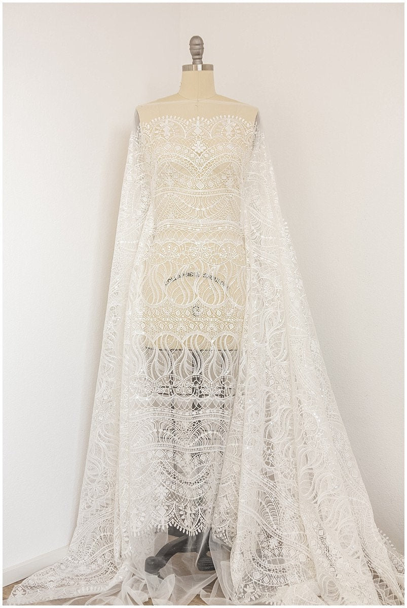 Wunderschöner Boho Spitzenstoff/ Braut Spitze Off-White/ Hochzeitskleid Spitzenstoff mit Pailletten/ Boho Braut Spitze// L17-103