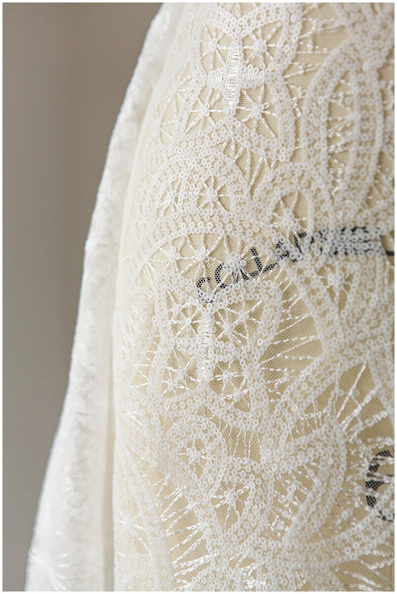 Moderner geometrischer Spitzenstoff Off-White/ Braut Spitzenstoff mit Pailletten/ Hochzeitskleid Spitzenstoff/ Pailletten Spitze/ Braut Spitze// L17-116M