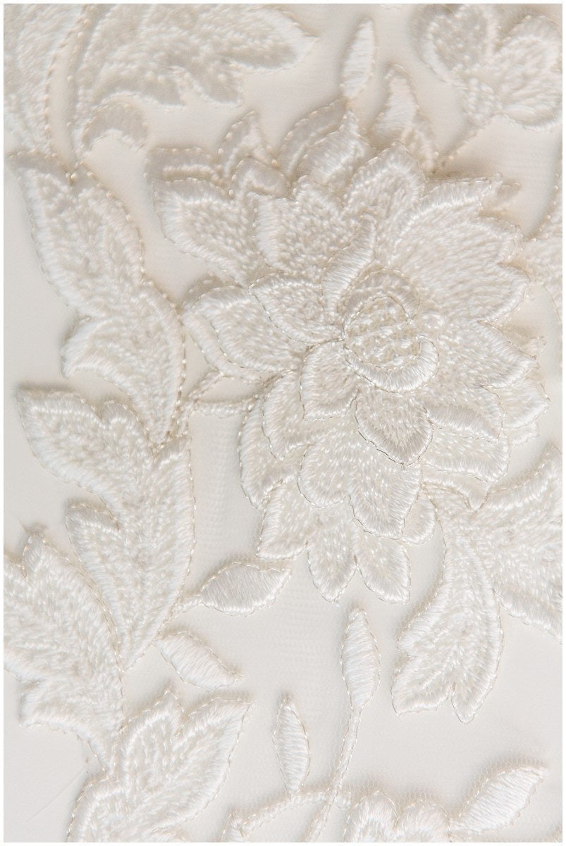 2x 1yds mirrored silver/ off-white 3D flower lace trim/ lace trim/ bridal lace with 3D flowers// T17-007