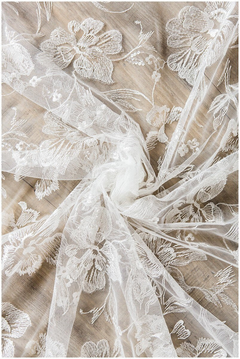 Romantischer Braut Spitzenstoff Off-White/ Pailletten bestickte Blütenspitze/ Hochzeitskleid Spitze/ bestickte Spitze// L17-094