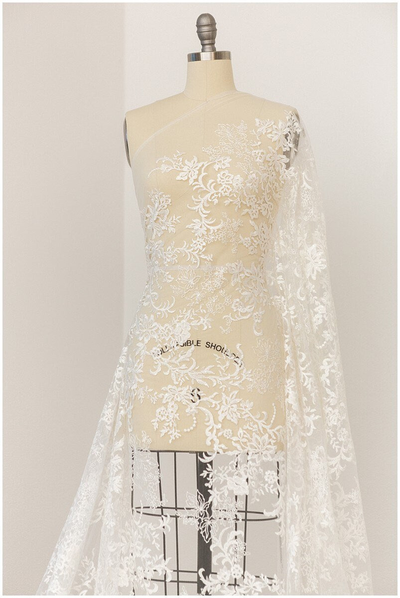Baumwolle bestickter Blumen Spitzenstoff/ Braut Spitzenstoff Off-White/ Hochzeitskleid Spitzenstoff/ florale Spitze/ Braut Spitze// L17-114