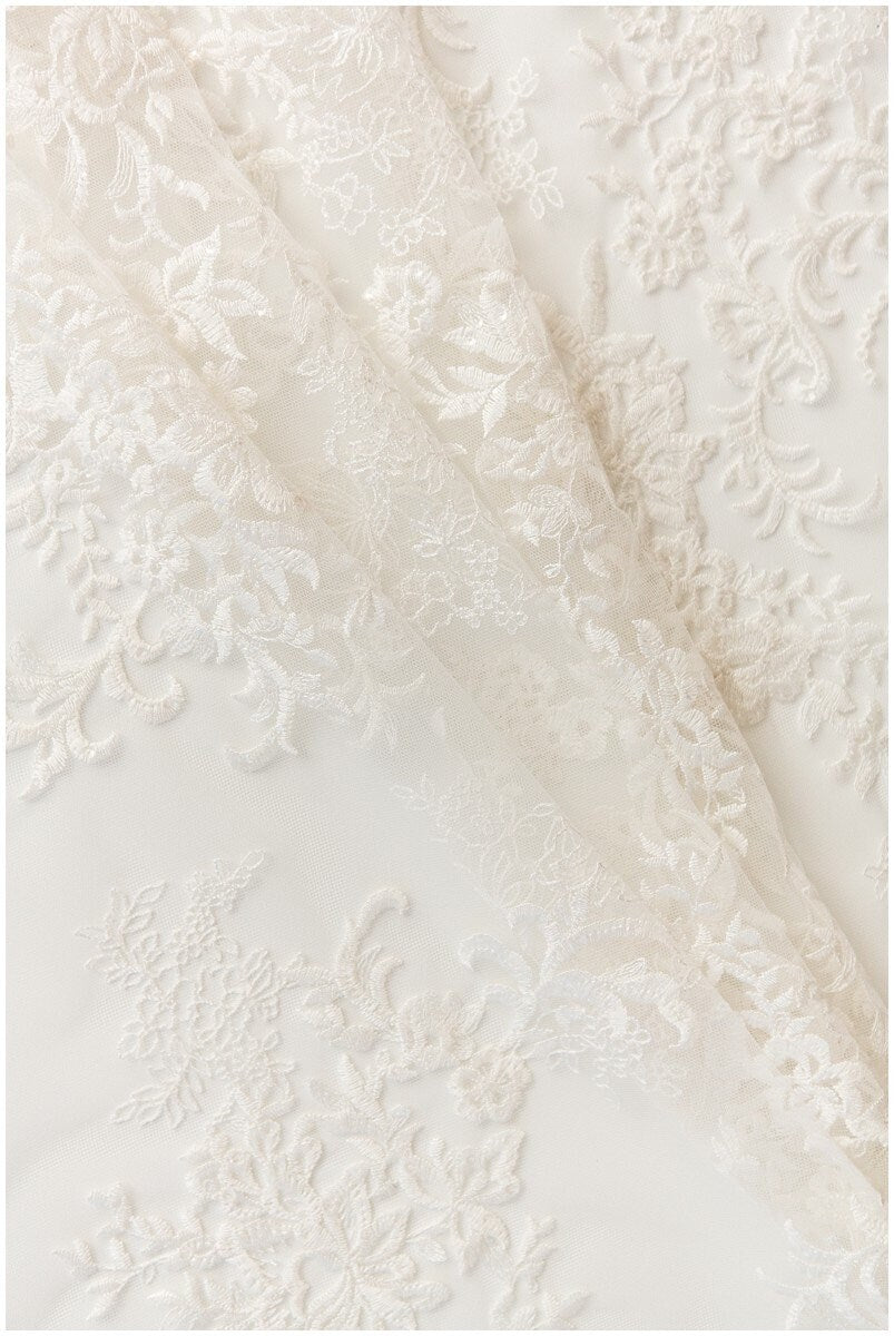 Baumwolle bestickter Blumen Spitzenstoff/ Braut Spitzenstoff Off-White/ Hochzeitskleid Spitzenstoff/ florale Spitze/ Braut Spitze// L17-114