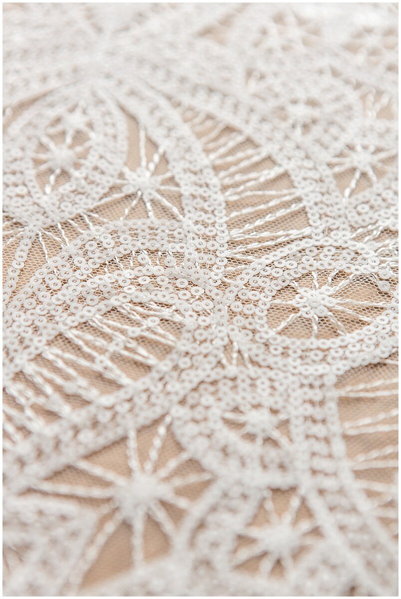 Moderner geometrischer Spitzenstoff Off-White/ Braut Spitzenstoff mit Pailletten/ Hochzeitskleid Spitzenstoff/ Pailletten Spitze/ Braut Spitze// L17-116M