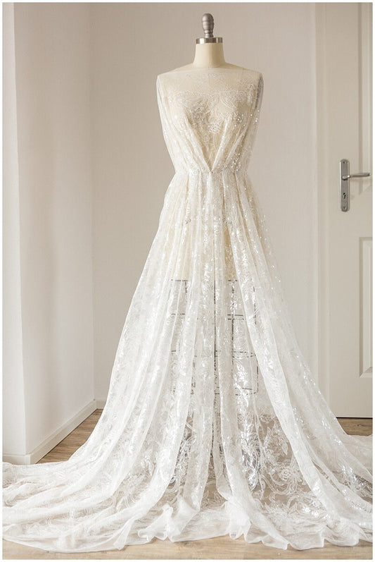 Tejido de encaje brillante con lentejuelas / Tejido de encaje para novia sobre base Chantilly / Encaje color marfil (Off-White) / Encaje francés // L17-115