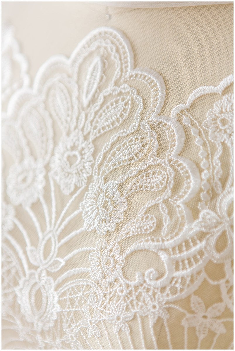 Romantische Brautspitze Off-White/ geometrische Brautspitze/ bestickte Spitze/ florale Brautspitze/ Boho Spitze// L17-137