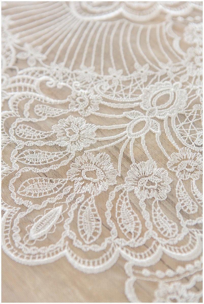 Romantische Brautspitze Off-White/ geometrische Brautspitze/ bestickte Spitze/ florale Brautspitze/ Boho Spitze// L17-137
