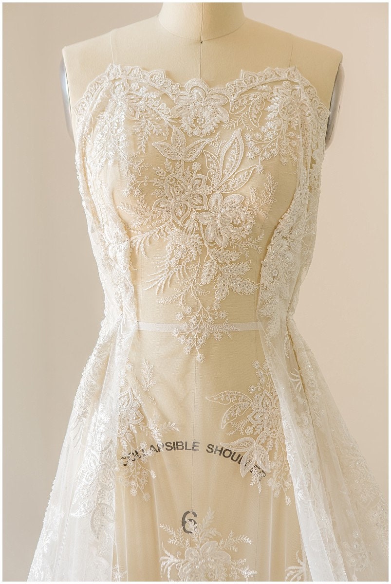 Schwere Perlen Brautspitzenstoff Off-White/ Perlen Spitze Stoff für Brautkleider/ Perlenspitzenstoff/ Blumen Spitze// L17-143