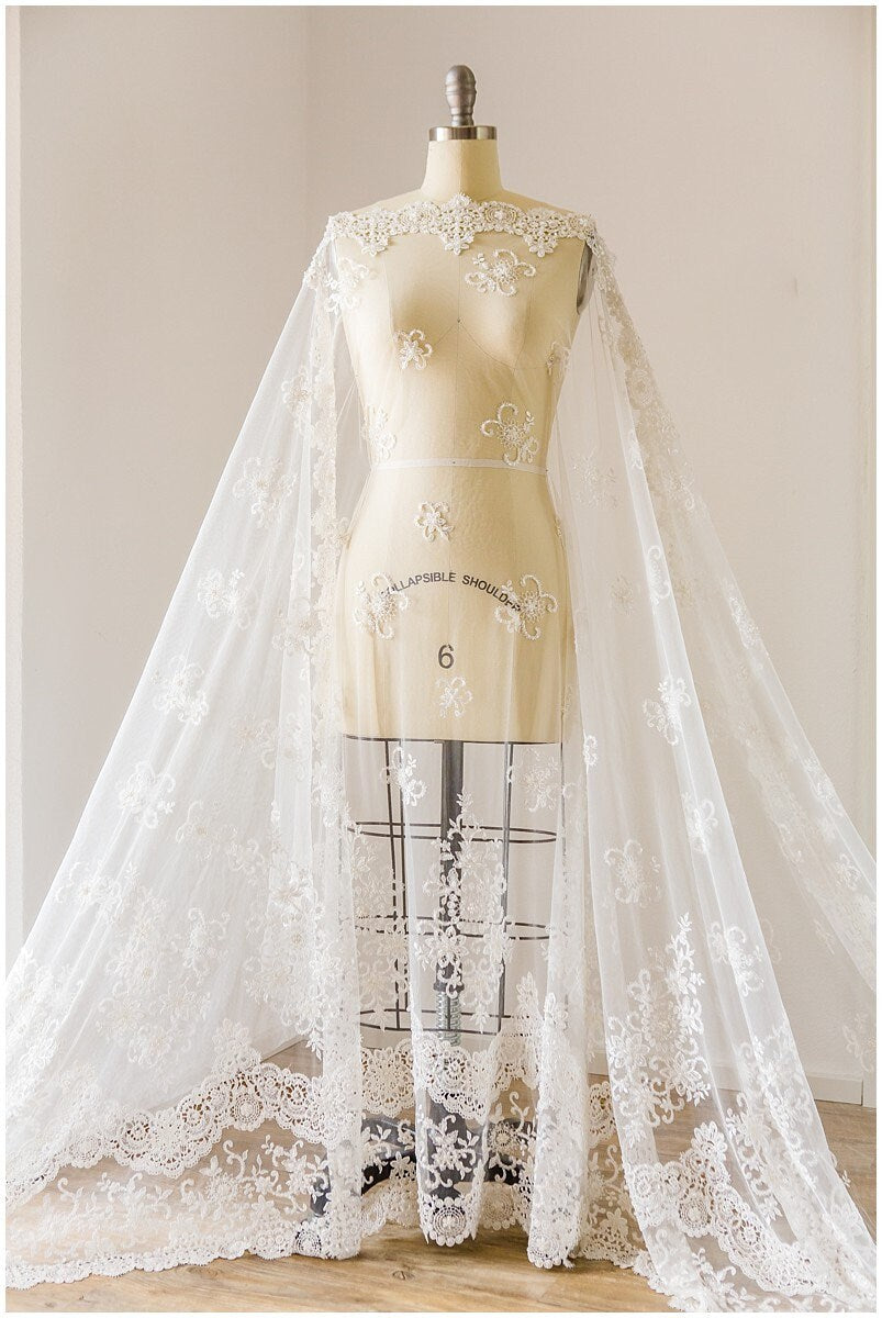 Perlen Brautspitze mit gehäkelten Elementen/ Hochzeitskleid Spitze mit Perlen/ Brautspitze Off-White// L17-145
