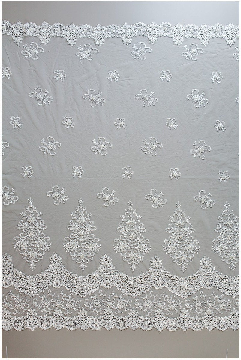 Perlen Brautspitze mit gehäkelten Elementen/ Hochzeitskleid Spitze mit Perlen/ Brautspitze Off-White// L17-145