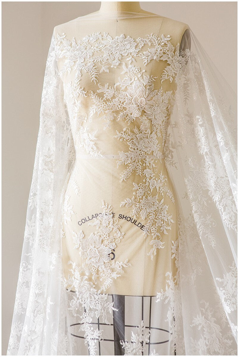 Romantischer Blumen Spitzenstoff/ Braut Spitzenstoff Off-White/ Pailletten Spitze/ bestickter Spitzenstoff/ Spitzenschleier// L17-150