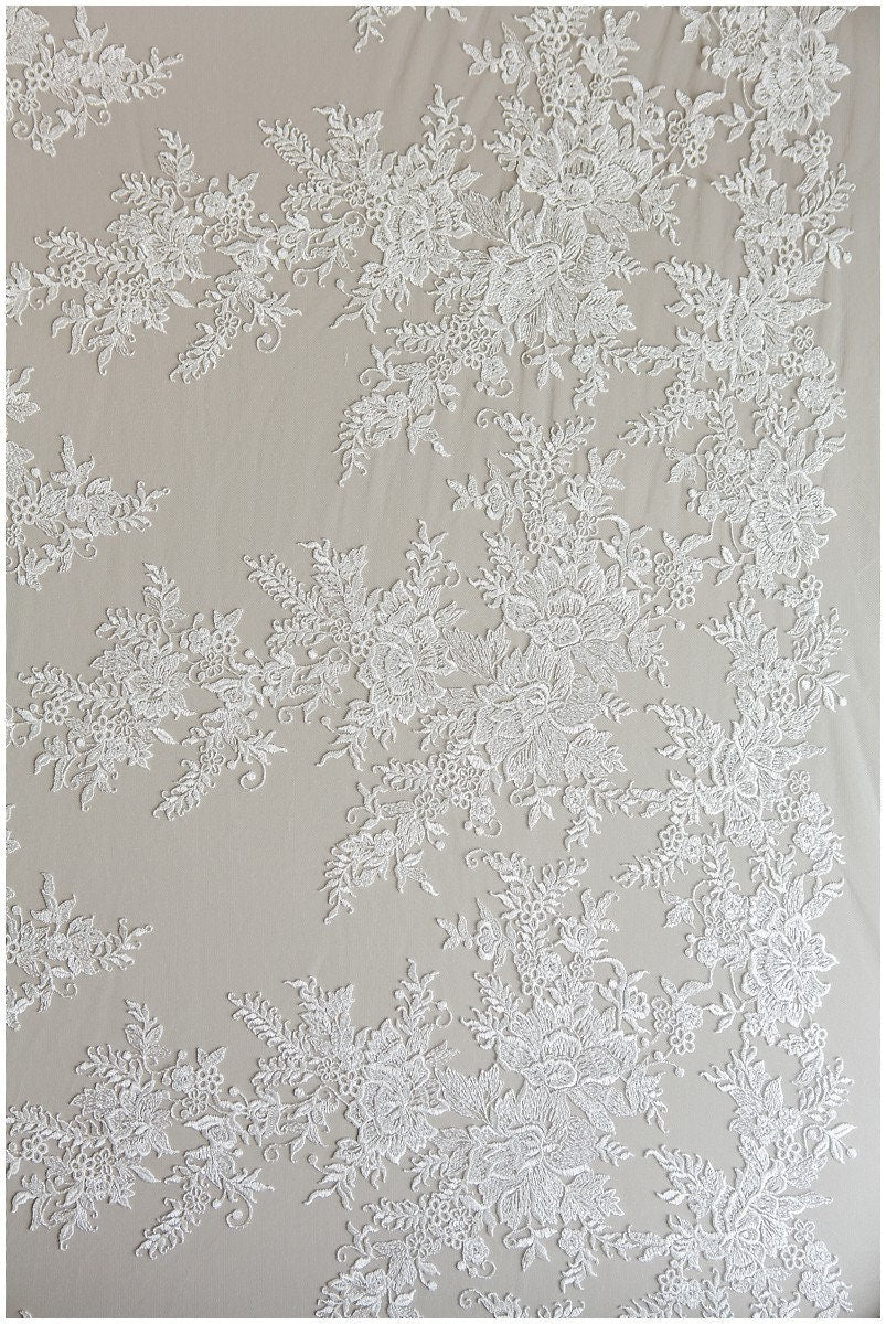 Romantischer Blumen Spitzenstoff/ Braut Spitzenstoff Off-White/ Pailletten Spitze/ bestickter Spitzenstoff/ Spitzenschleier// L17-150