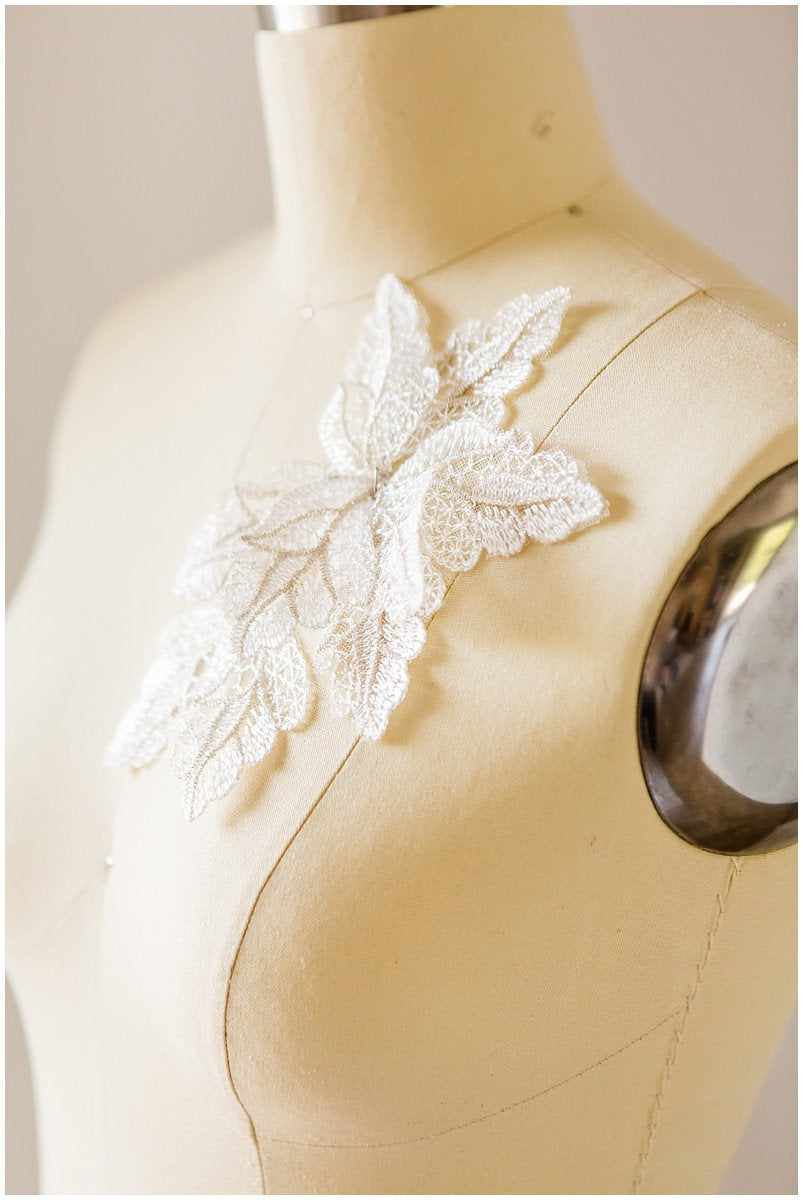 10pcs 3D lace leaf for sewing/ 3D flowers/ lace applique/ wedding dress lace applique// A17-109