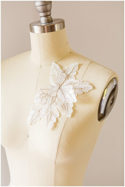 20 pièces. Applique de feuille de dentelle/ Applique de dentelle de fleur 3D/ Applique de dentelle de robe de mariée/ Dentelle de mariée// A17-109-1