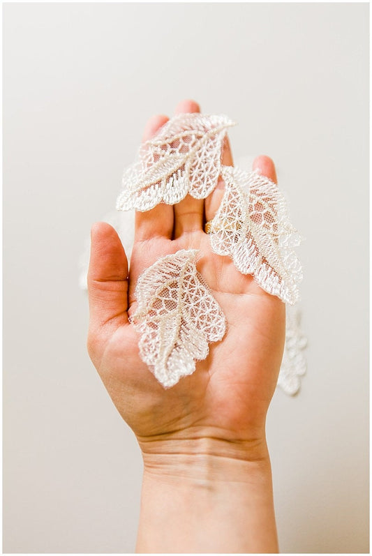 10 pièces. Feuille de dentelle 3D pour la couture/ fleurs 3D/ applique de dentelle/ applique de dentelle de robe de mariée// A17-109