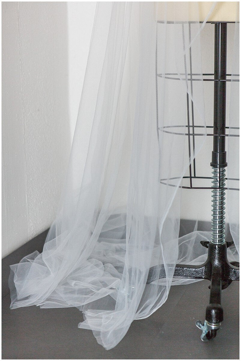 3.1m wide - very soft tulle fabric for bridal veils & wedding dresses/ veil tulle white off-white/ soft tulle// R-167-18 BOLT 27.4Yds