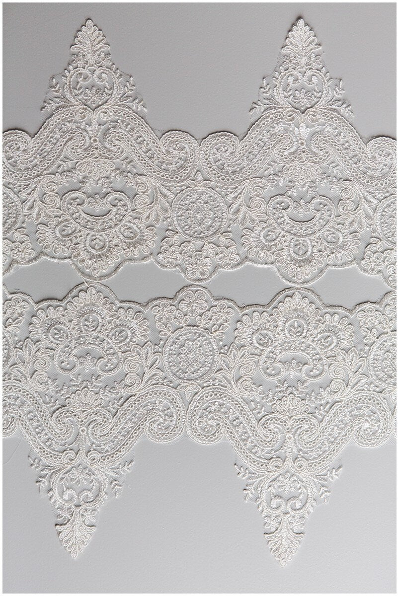 Lace trim off-white/ elegant bridal lace trim/ veil lace trim/ lace embroidery/ wedding dress lace trim// T17-045