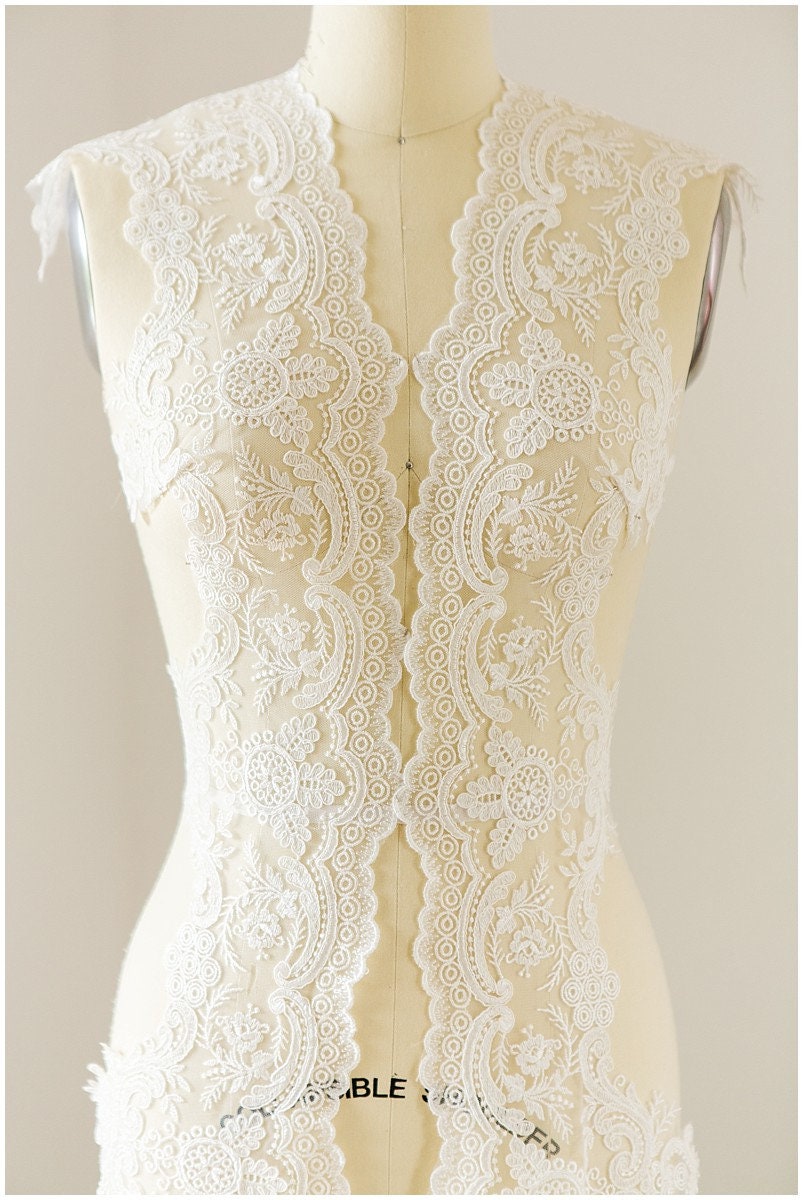 Off-White lace trim/ veil lace trim/ bridal lace trim/ embroidered lace trim/ bridal lace trim// T17-047