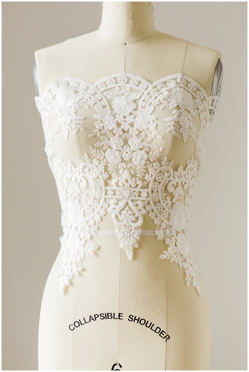 Bridal lace trim off-white/ wedding lace trim/ veil lace/ soft embroidered lace trim/ elegant bridal lace// T17-051