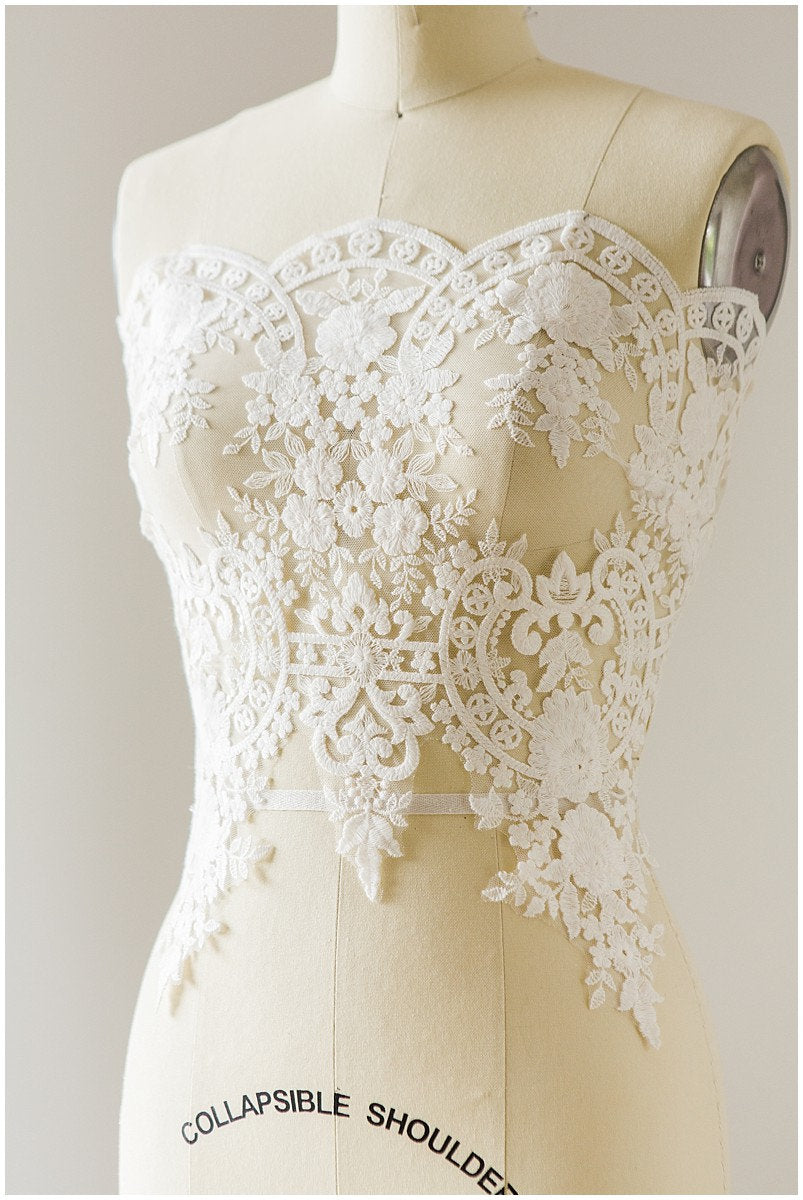 Bridal lace trim off-white/ wedding lace trim/ veil lace/ soft embroidered lace trim/ elegant bridal lace// T17-051