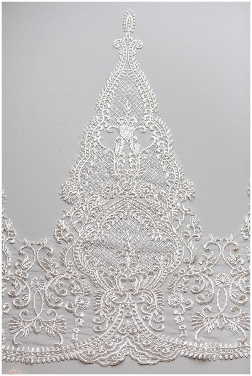 Bridal lace trim off-white/ wedding dress lace trim/ embroidered lace trim/ elegant bridal lace// T17-054