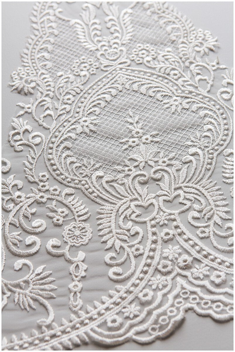 Bridal lace trim off-white/ wedding dress lace trim/ embroidered lace trim/ elegant bridal lace// T17-054