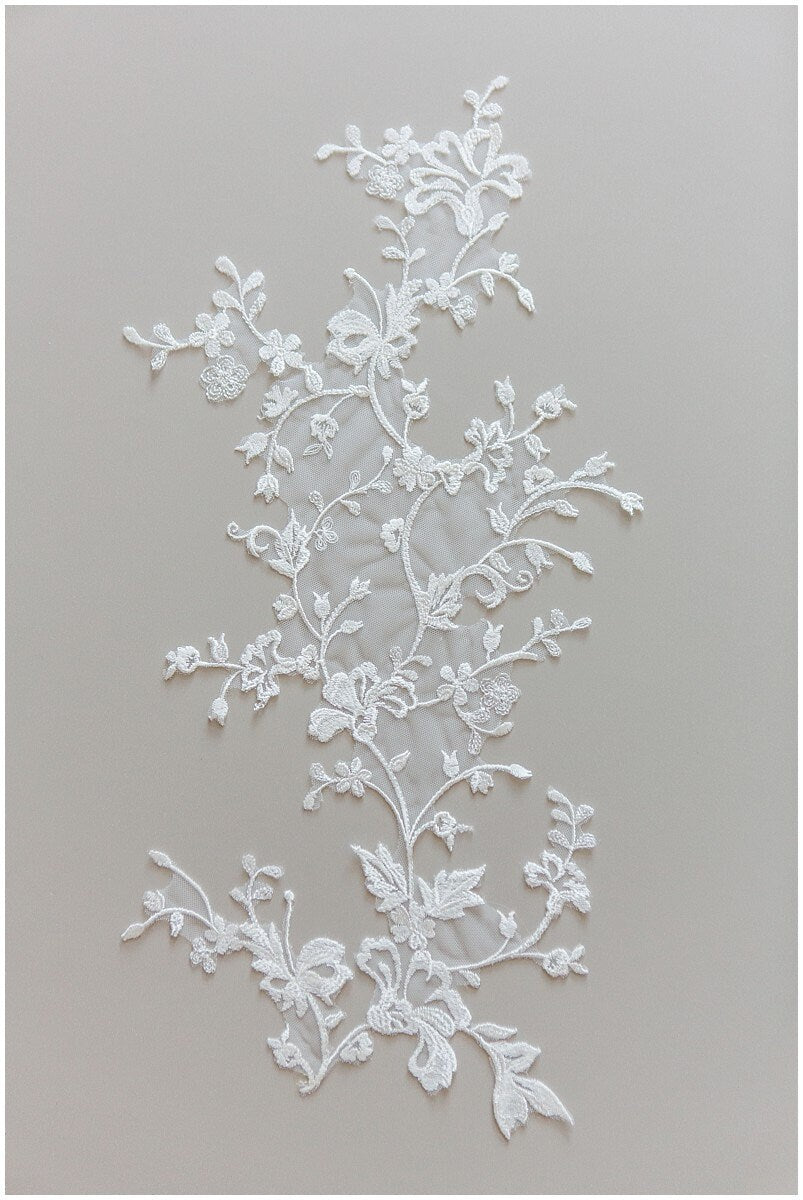 Romantische Blumen Spitzen Applikation, Braut Blumen Spitzen Applikation, Spitzenblume, Blumen Applikation, Hochzeitskleid Spitzenapplikation, Spitzenblumen Applikation// A17-133